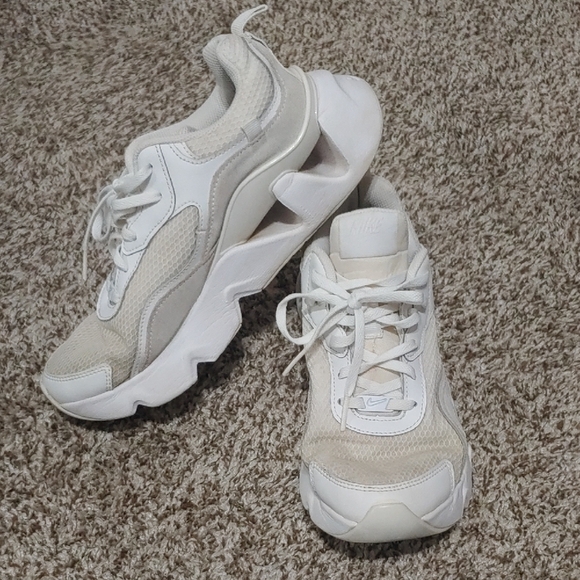 Nike Shoes - Nike Ryz 365 2 Women's White Sneakers Size 9